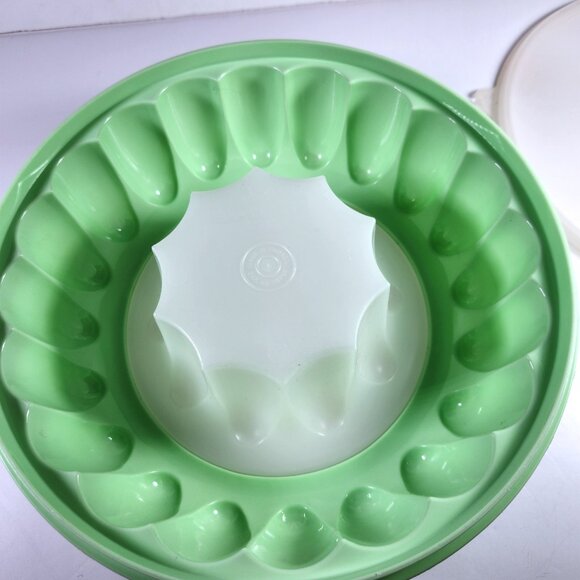 Tupperware Jelly Mold Jelly Ring Green 3 Piece 9.5 Inch Round 1202 Vintage - Picture 8 of 11